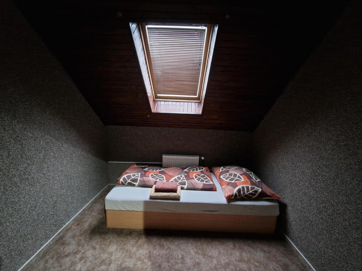 Penzion Skorpion Szenc Kültér fotó